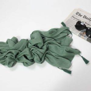 شال پلیسه برشکا سبز پسته ای دورلمه منگوله دار عرض پهن