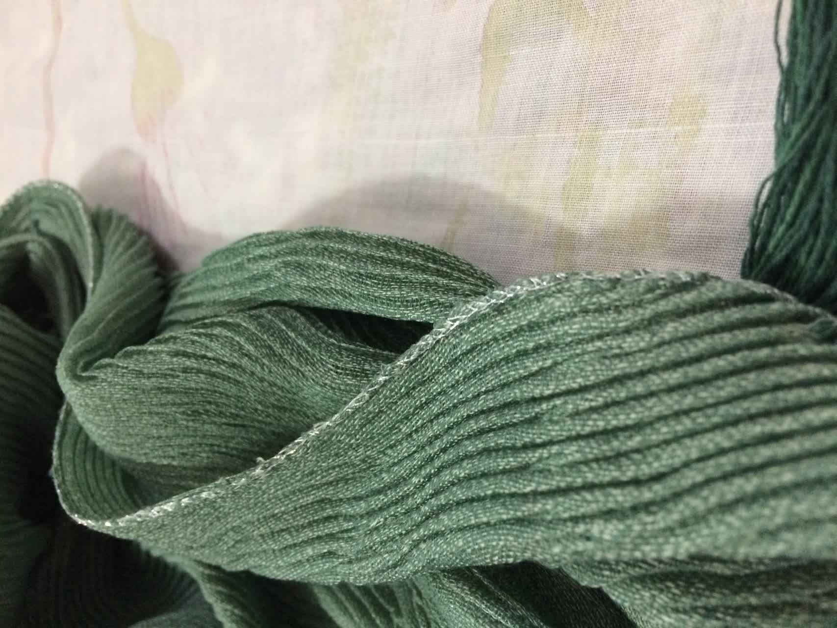 شال پلیسه برشکا سبز پسته ای دورلمه منگوله دار عرض پهن - Image 2